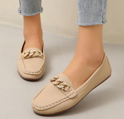 Carmela | Loafers with chain detail