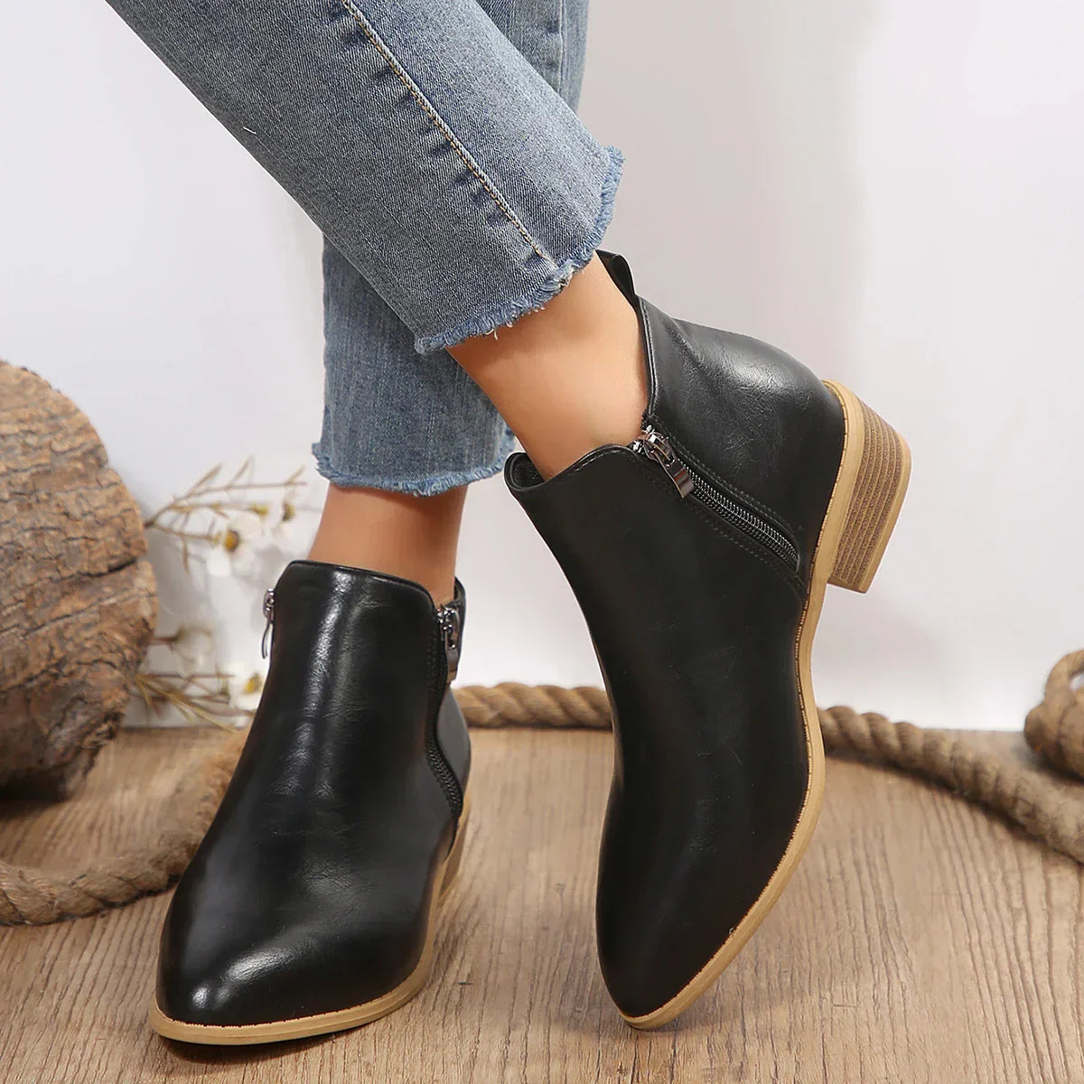 Oakley | Classic Ankle Boots