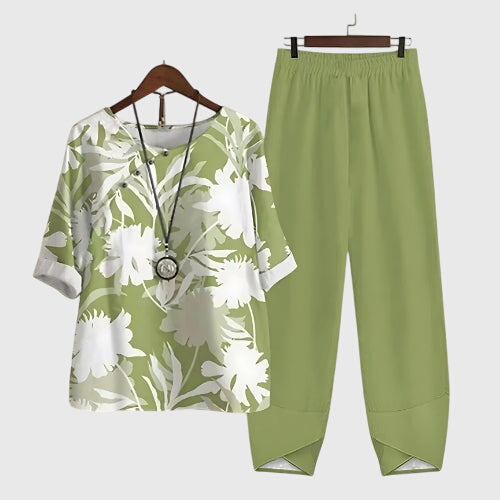 Natalia | Comfortable Artistic Print Set